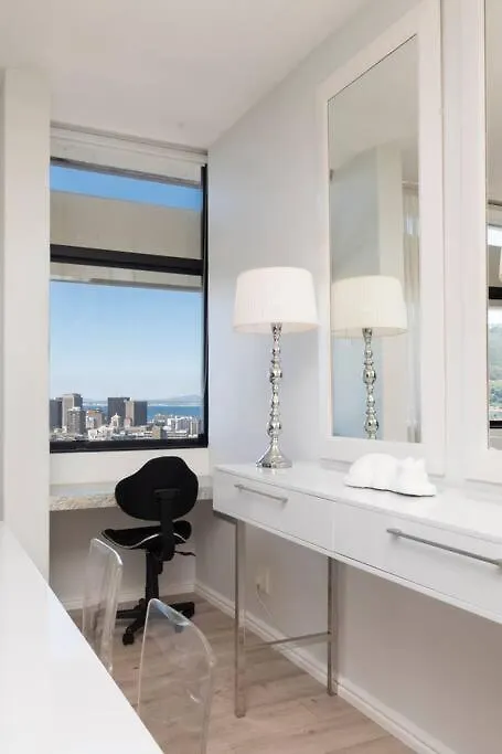 2 Bed Apartment - Breathtaking Views - 20Th Floor Le Cap 0*,  Afrique du Sud